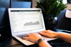 Narzędzia SEO do analizy strony: Kompleksowy przewodnik dla webmasterów